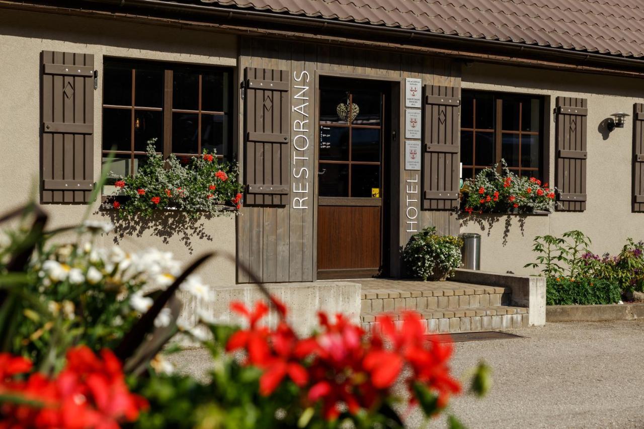 Plavas Hotell Ainaži Exteriör bild