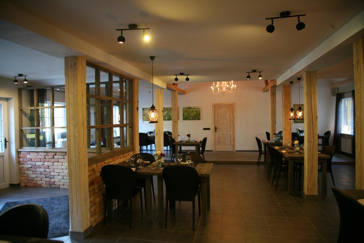 Plavas Hotell Ainaži Exteriör bild